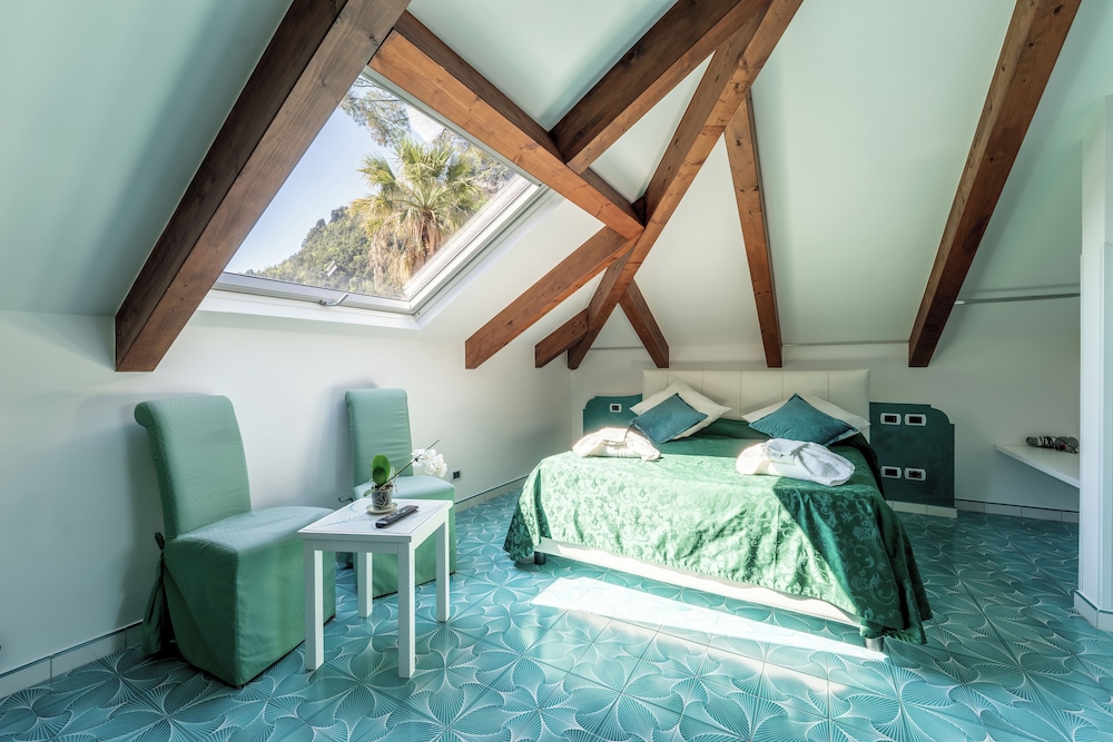 Double Room with Attic, Sea View and External Terrace