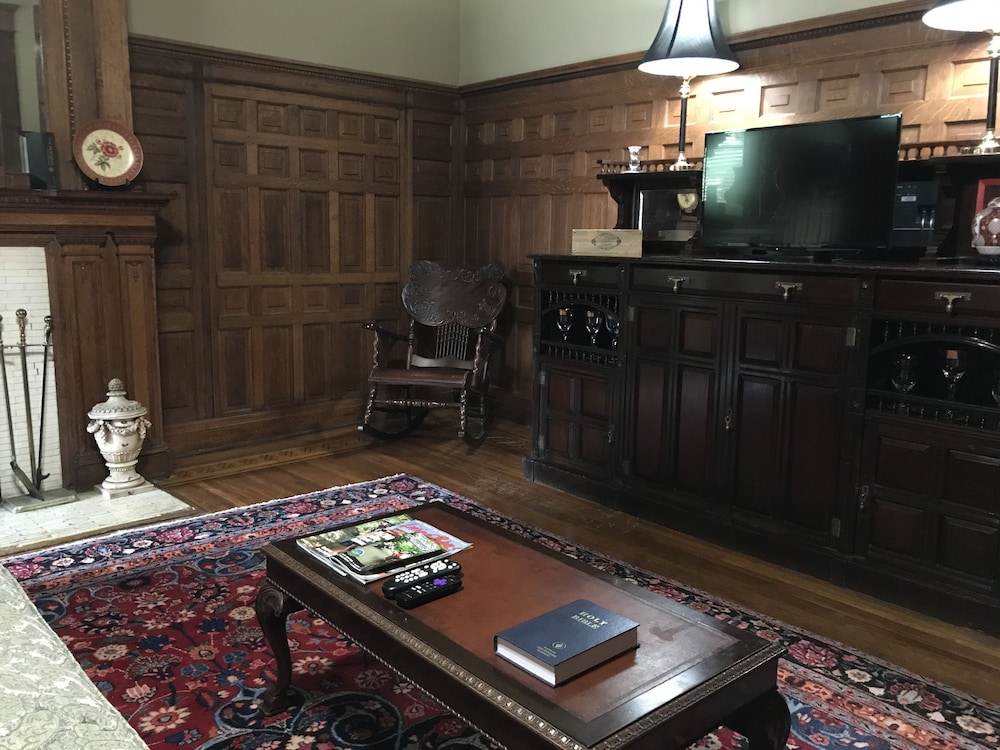 Grand Suite, 1 King Bed, Private Bathroom, Ground Floor photo 3