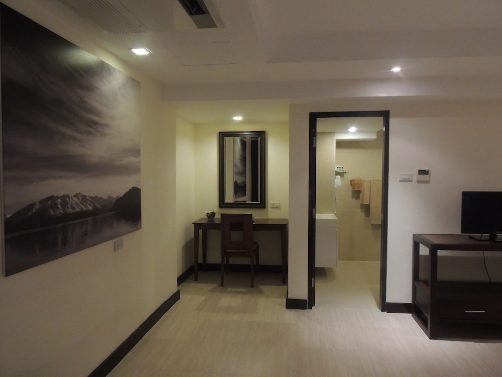 room photo