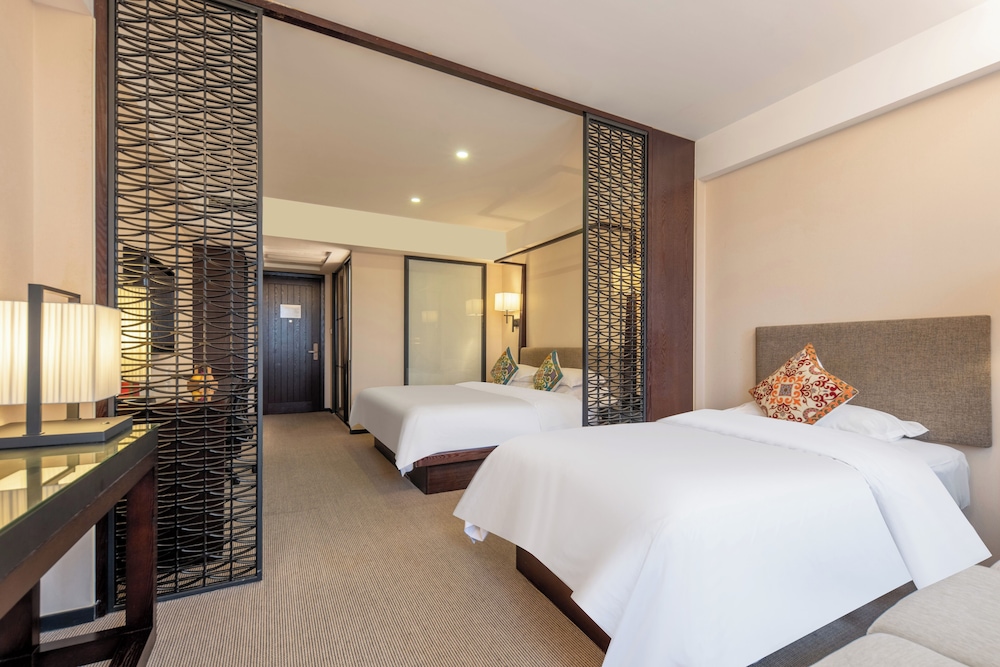 Four Seasons Family Twin Room