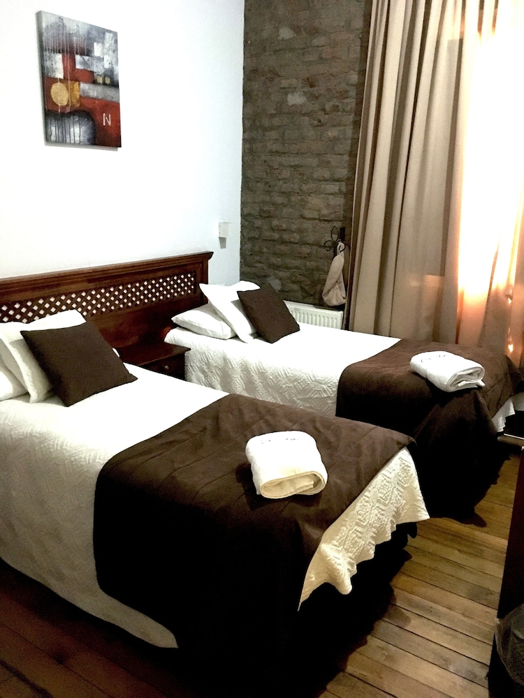 Basic Twin Room photo 2