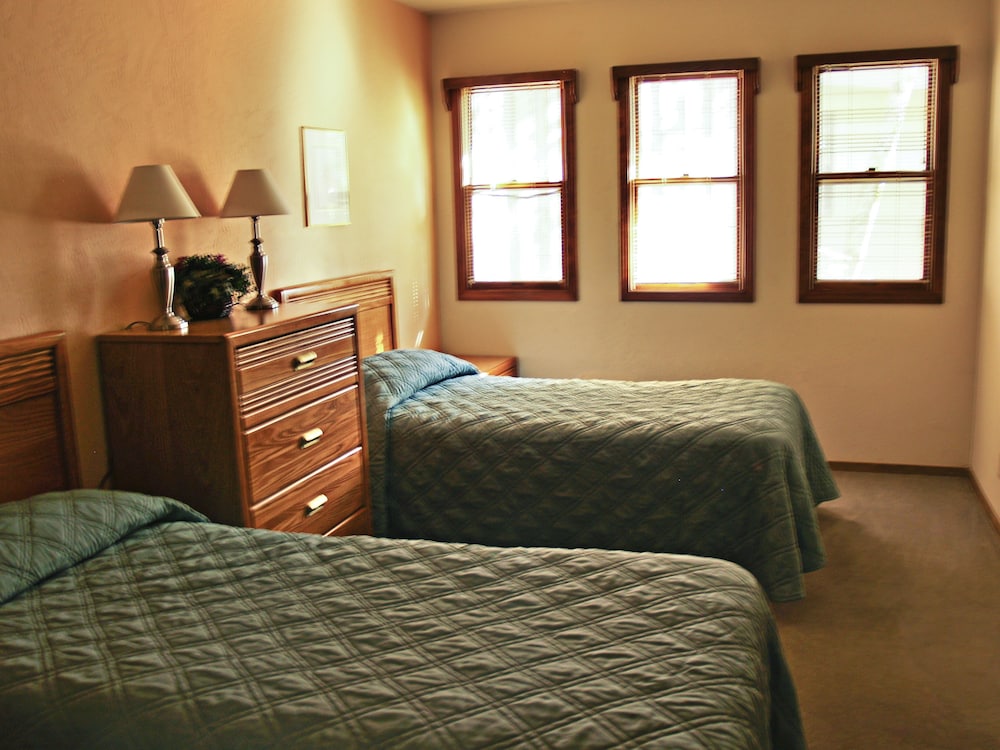 Room, 2 Bedrooms photo 1