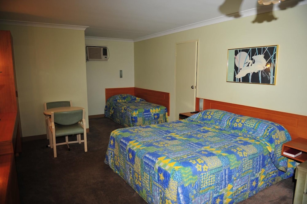 Standard Queen Room photo 2