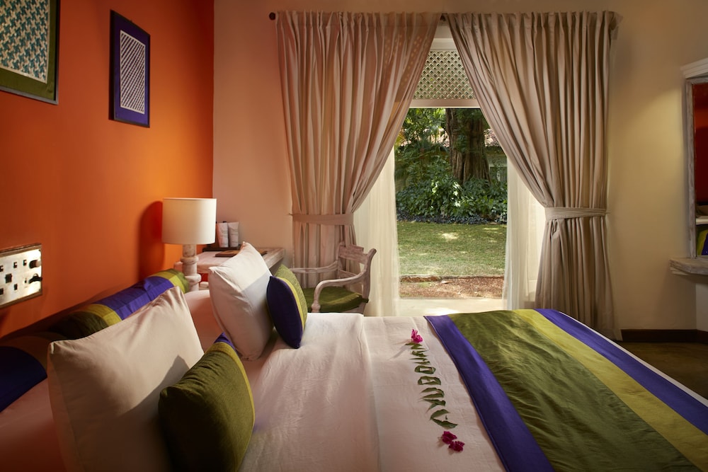 Superior Room, 1 King Bed photo 3