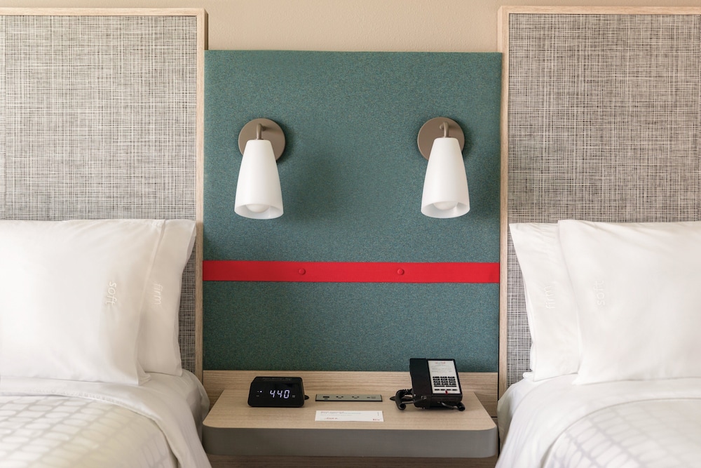 Standard Room, 1 King Bed, Accessible (Communications) - Photo 8