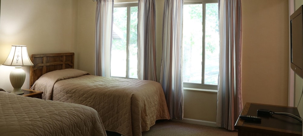 Signature Townhome, 2 Bedrooms, Patio, Mountain View photo 3