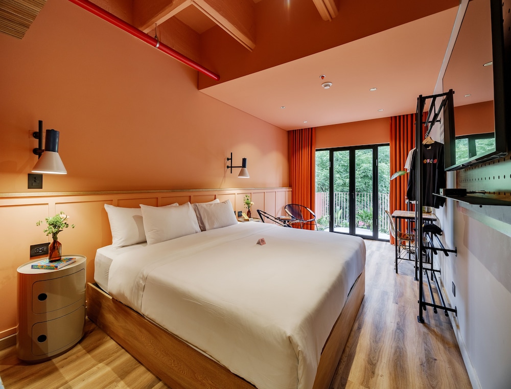 Superior Double Room, 1 King Bed, Balcony