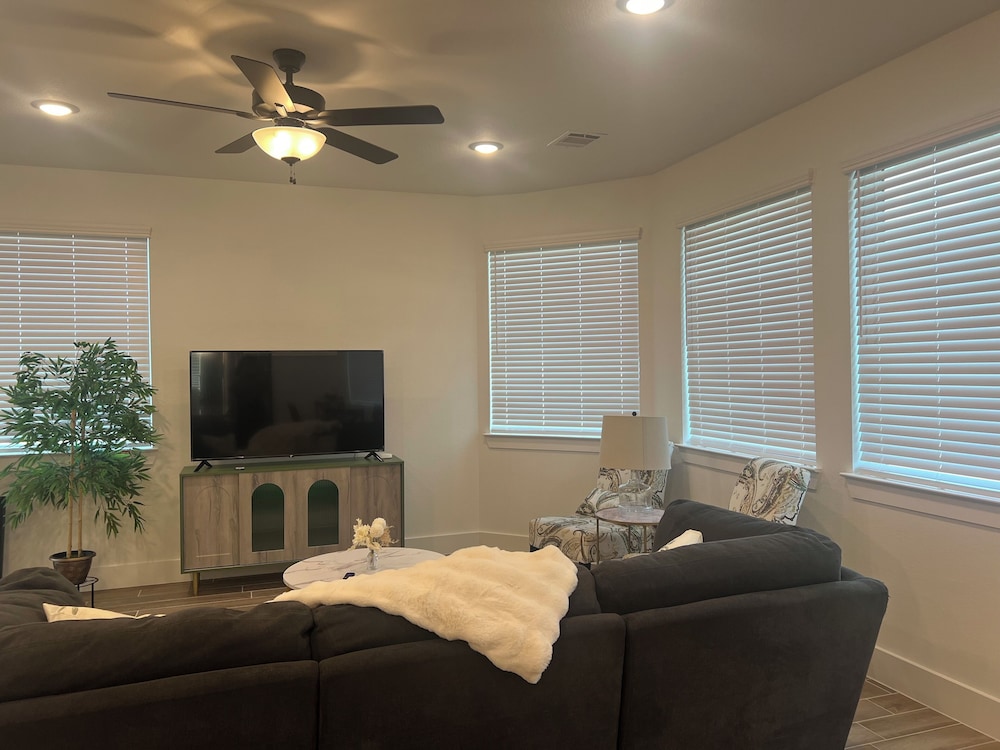 House, 3 Bedrooms, Accessible, Balcony