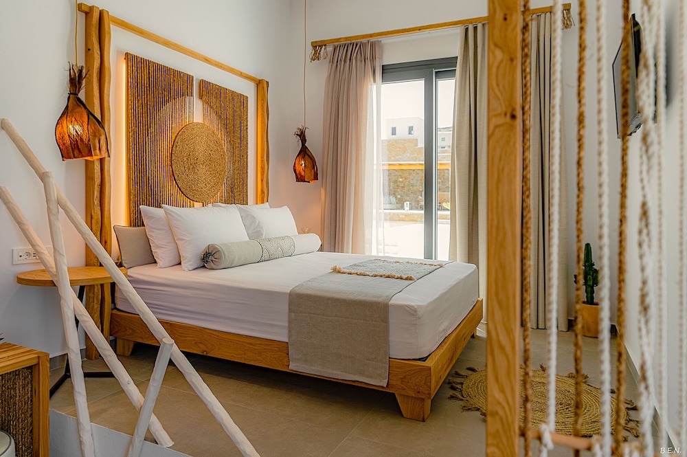 Cozy Double Room With Pool View