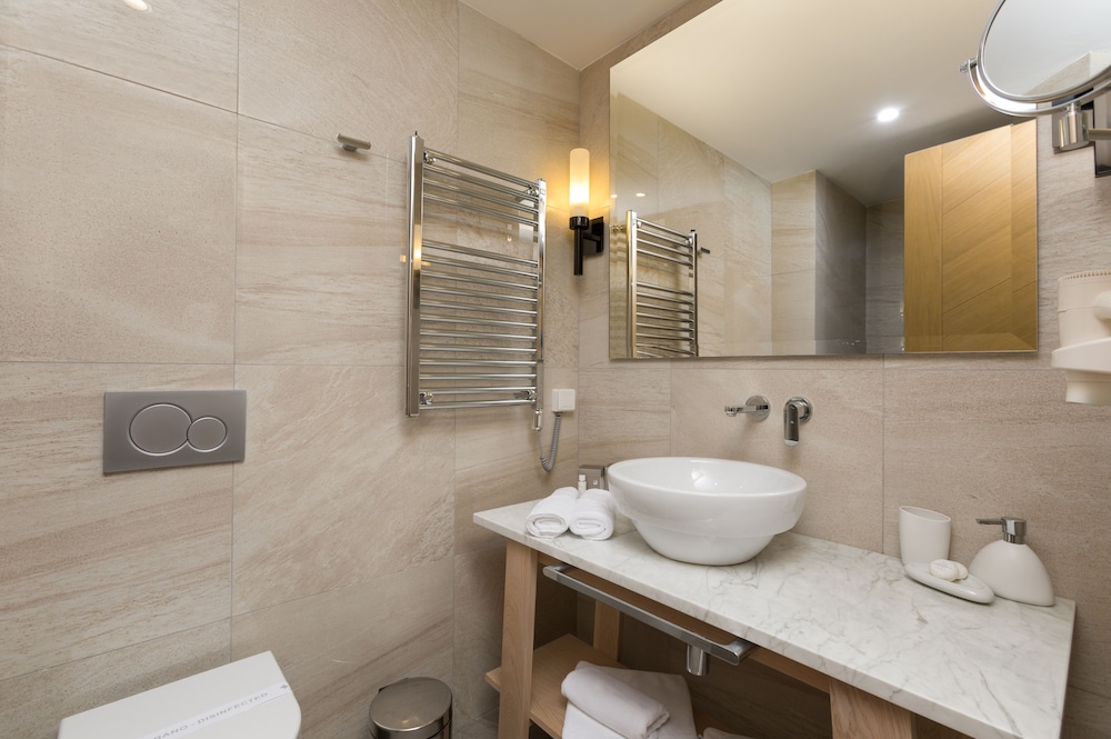 Standard Double or Twin Room, Balcony photo 2