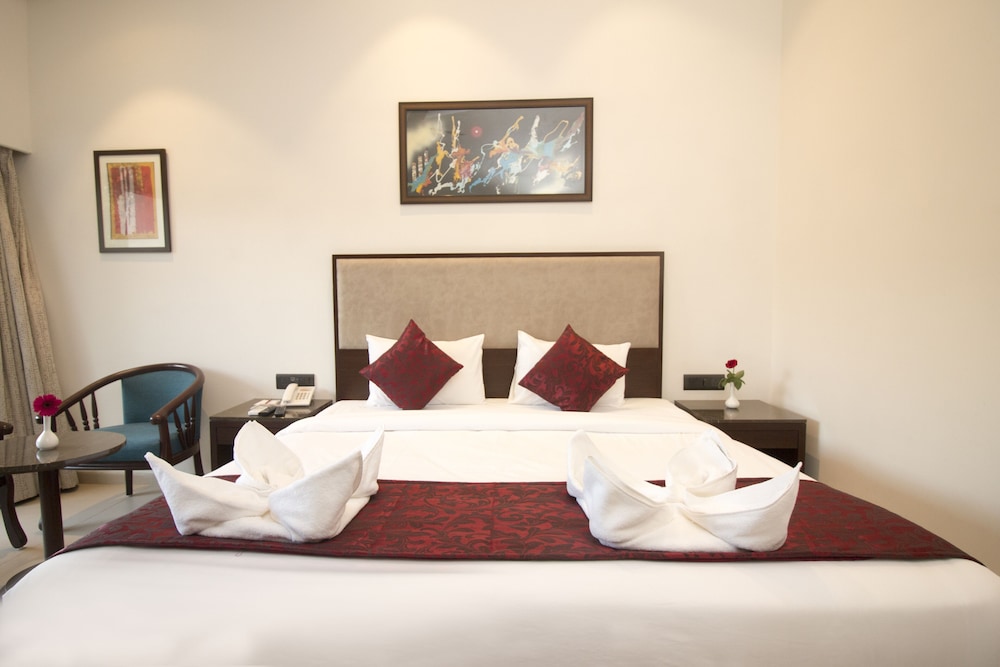 Standard Double Room, 1 King Bed, Non Smoking - Photo 2