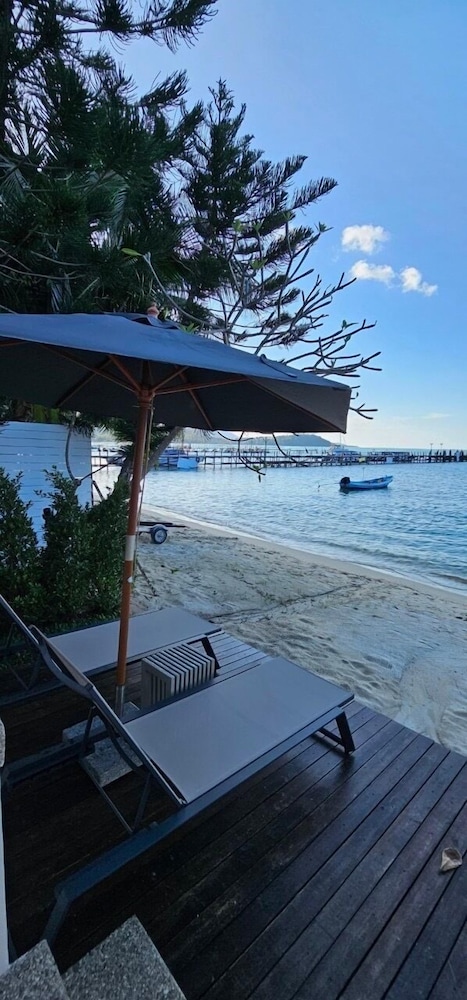 Beach Front Suite with One Way Airport Transfer photo 3