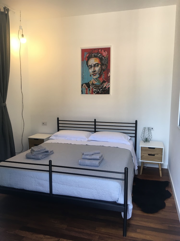 Apartment photo 2