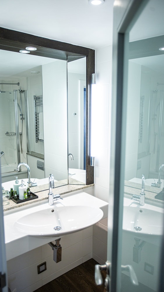 Executive Double Room - Photo 8