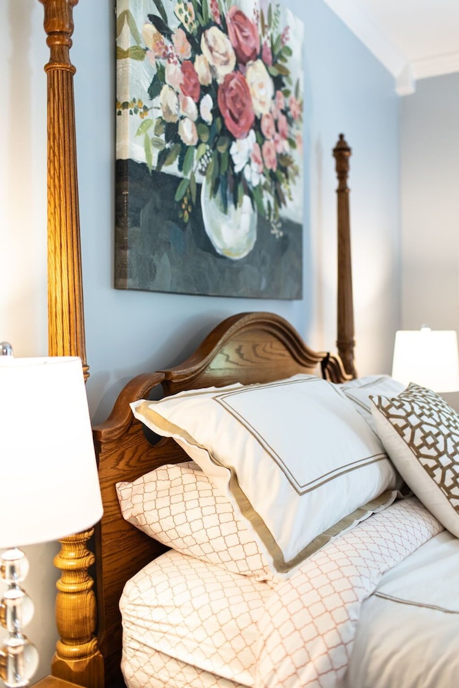 Deluxe Queen Room - Photo 1