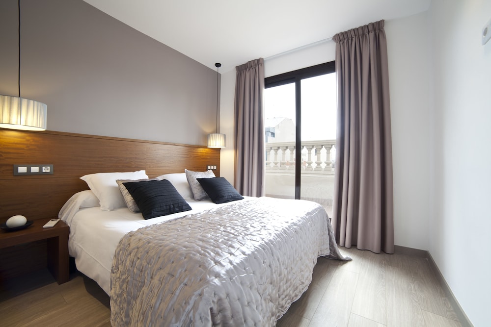 Apartment (Atic, Ronda Universitat 13) photo 3