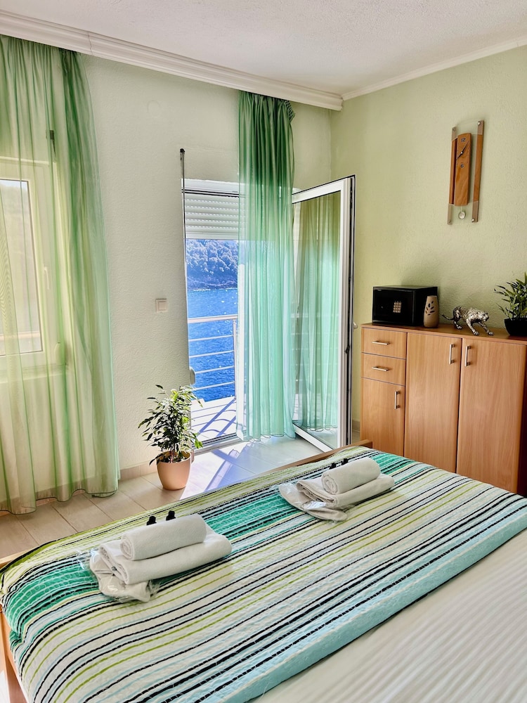 Apartment 202