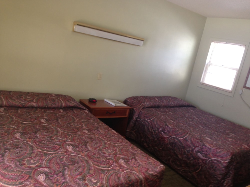 Standard Triple Room, Multiple Beds photo 2