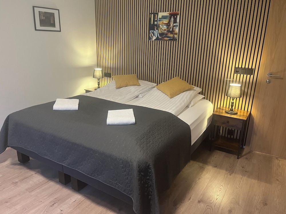 Studio, 1 King Bed, Non Smoking photo 2