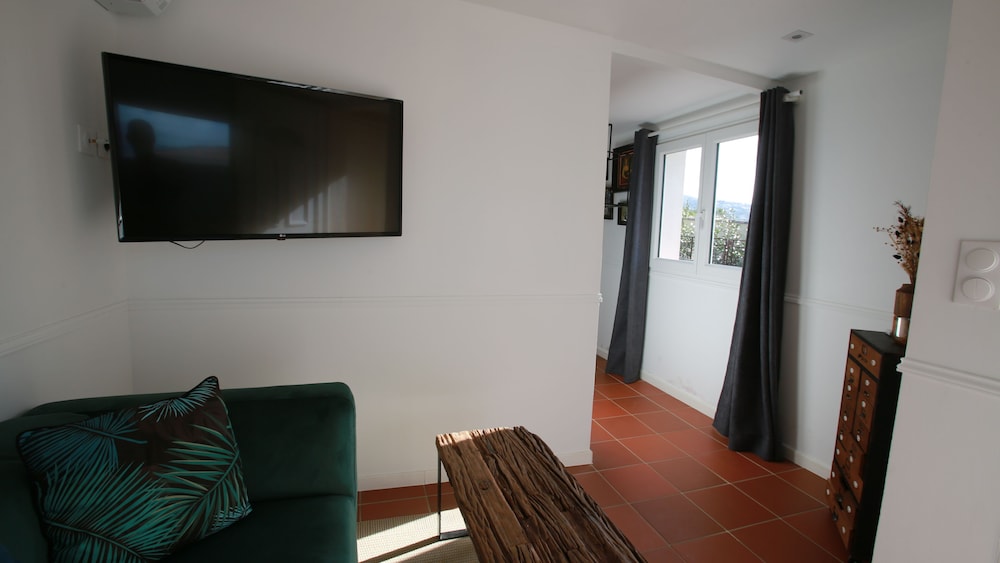 Comfort Suite, 1 Bedroom - Photo 5