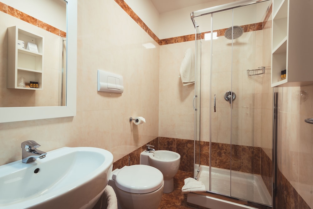Triple Room - Photo 2