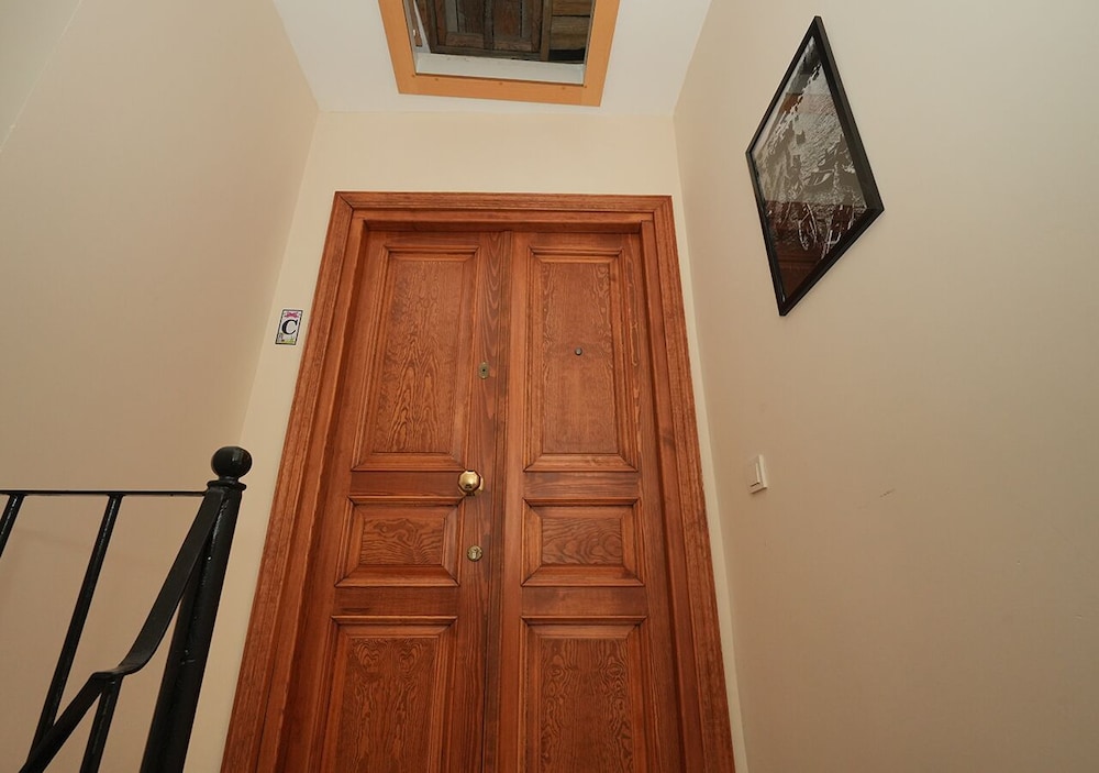 Exclusive Apartment photo 2