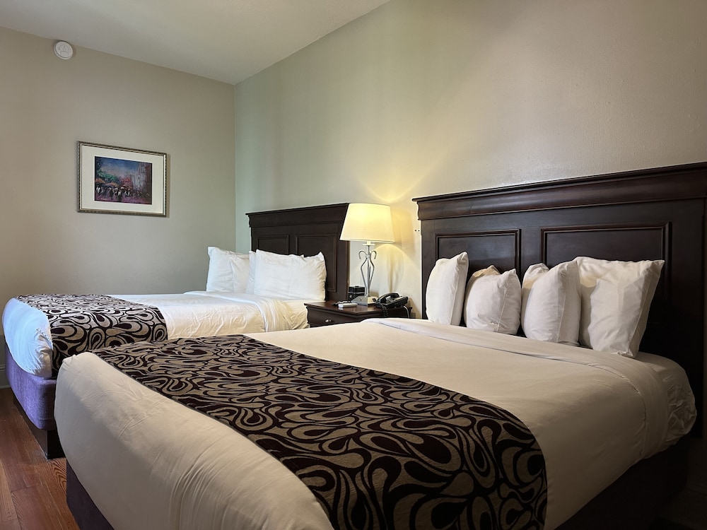 Deluxe Room, 2 Queen Beds - Photo 1