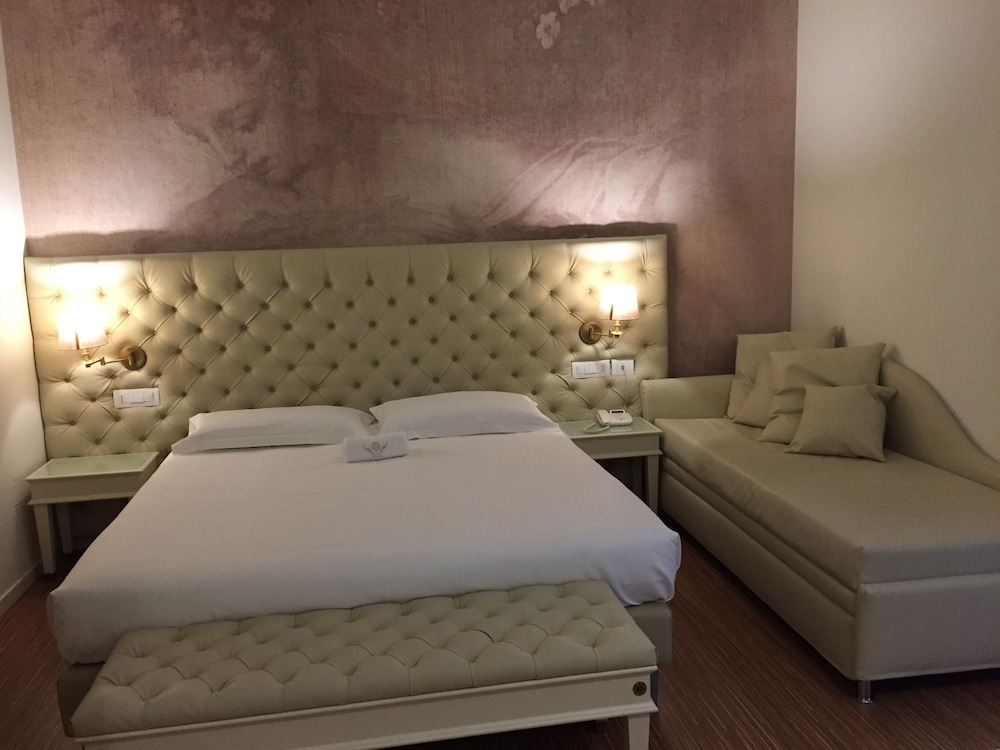 Superior Room, Multiple Beds, City View photo 1