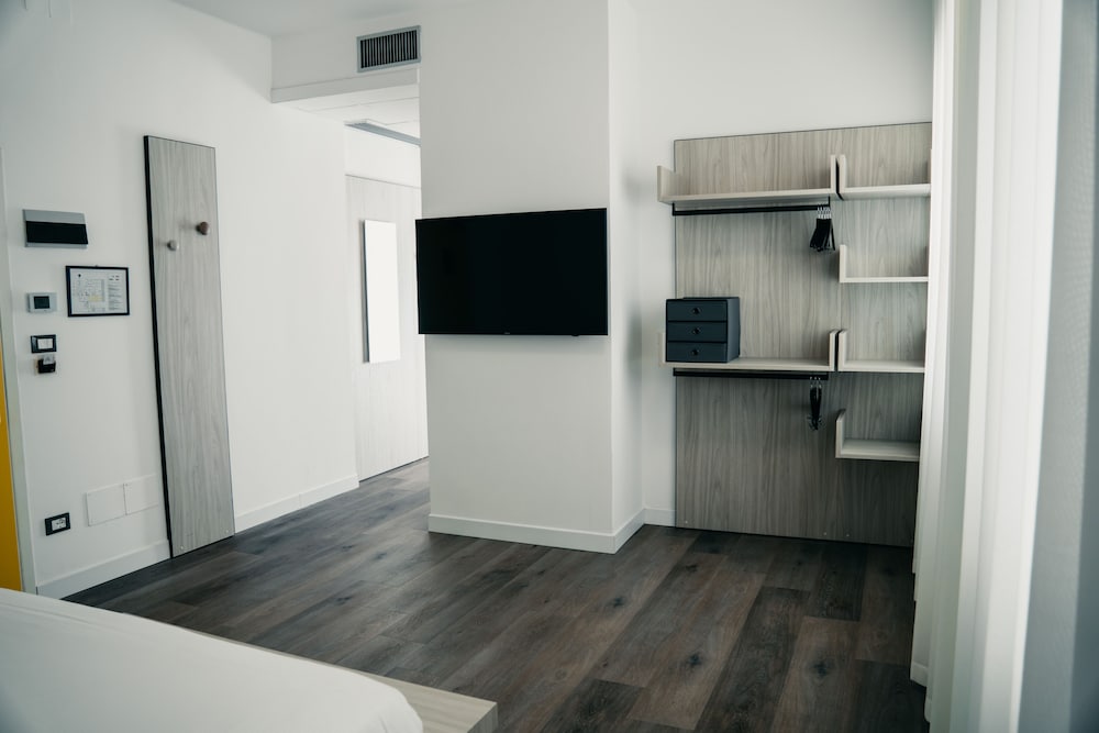 Basic Quadruple Room, Balcony, Sea View photo 2