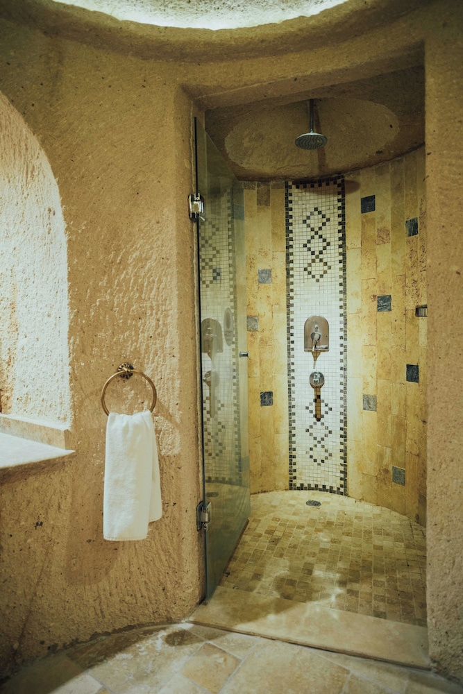 Deluxe Stone Suite with Stone - Photo 14