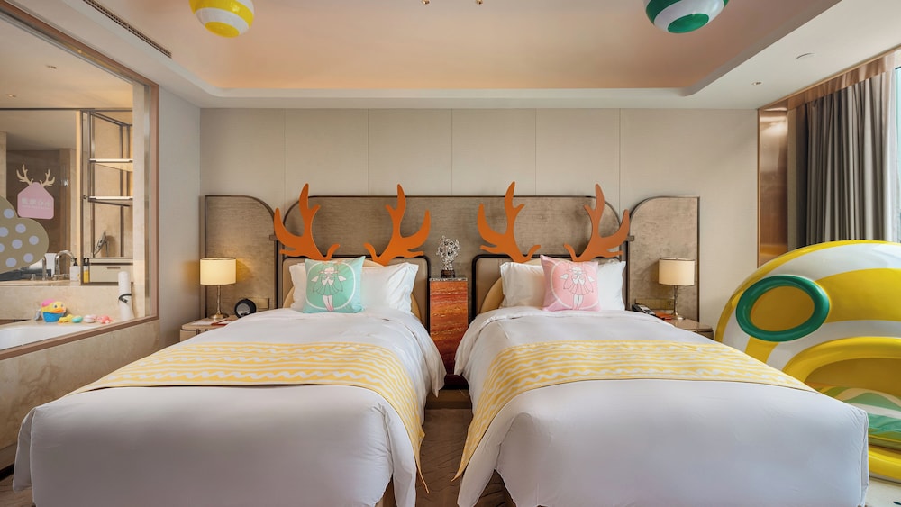 Classic Room, 2 Twin Beds (Kids Theme) photo 2