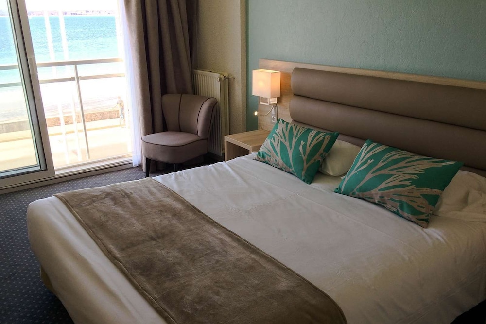 Comfort Double or Twin Room, Sea View - Photo 9