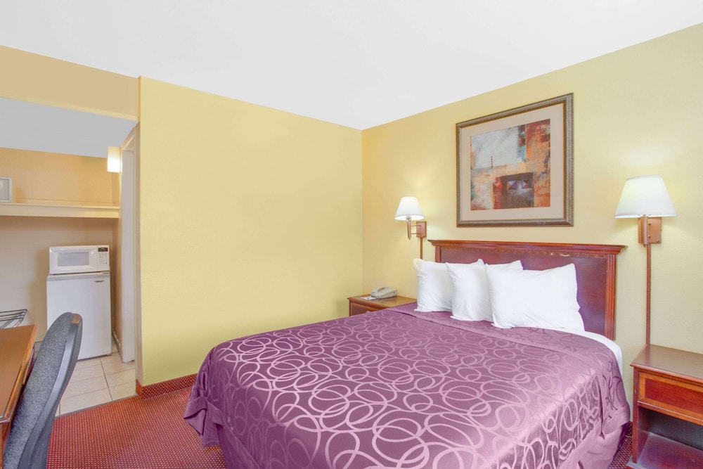 Room, 1 King Bed, Non Smoking