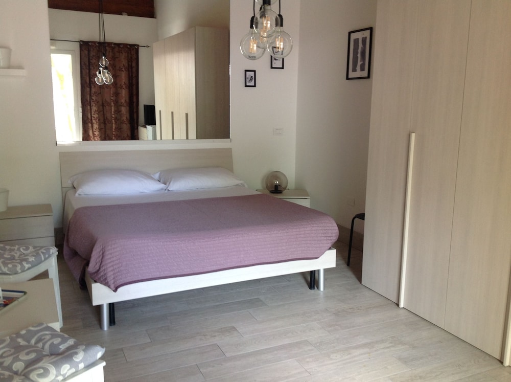 Classic Triple Room, 1 Queen Bed with Sofa bed, Garden View photo 1