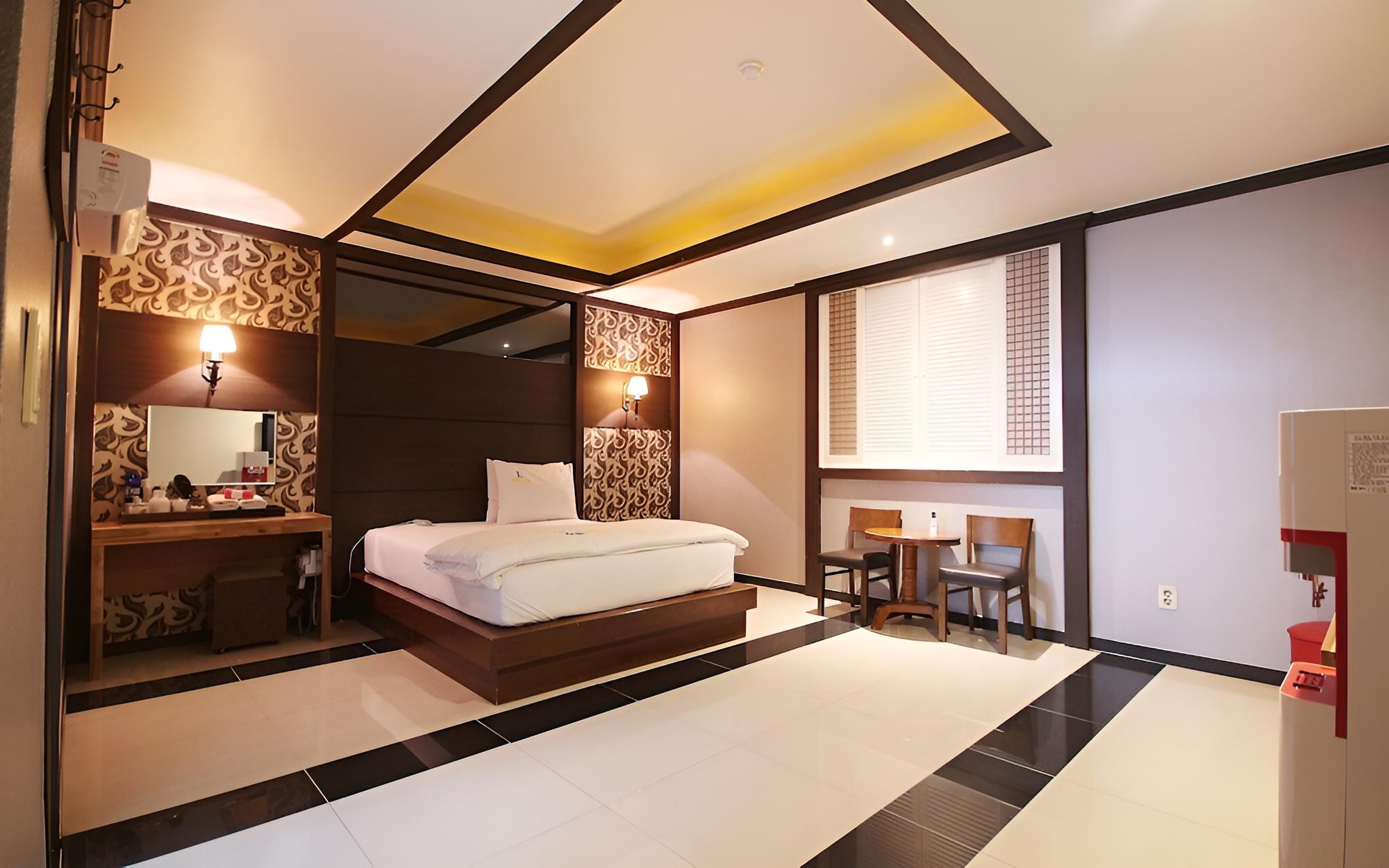 Room (Special Room C (Netflix Available)) photo 3