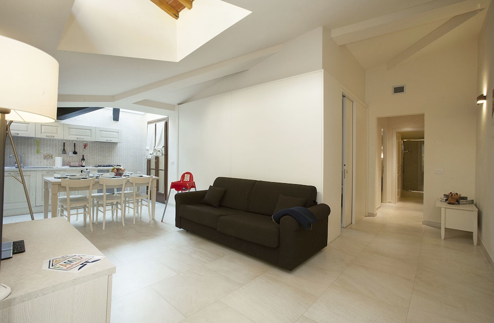 Apartment, 2 Bedrooms, Balcony (5/A , Borgo Albizi 29 - Lift)