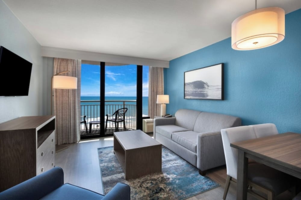Sailfish Oceanfront Deluxe One Bedroom King Suite