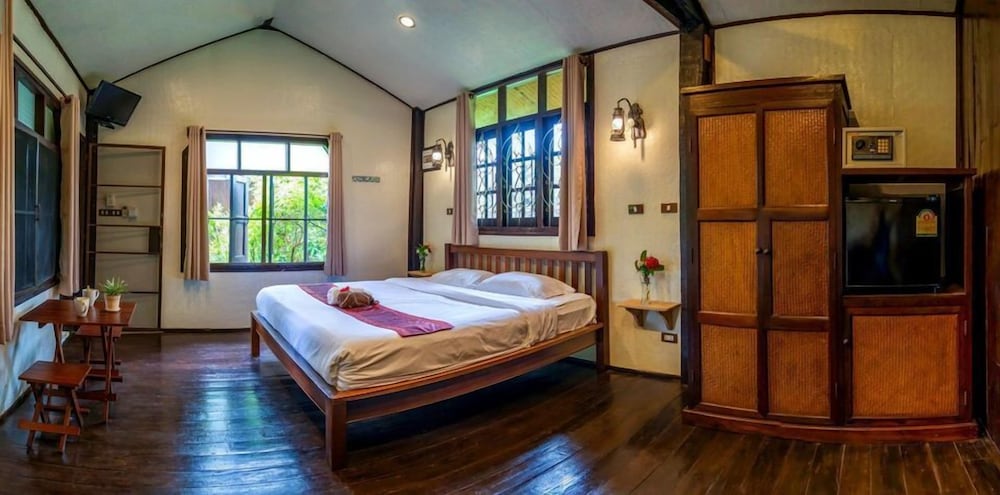 Deluxe Double Room, Garden View photo 2