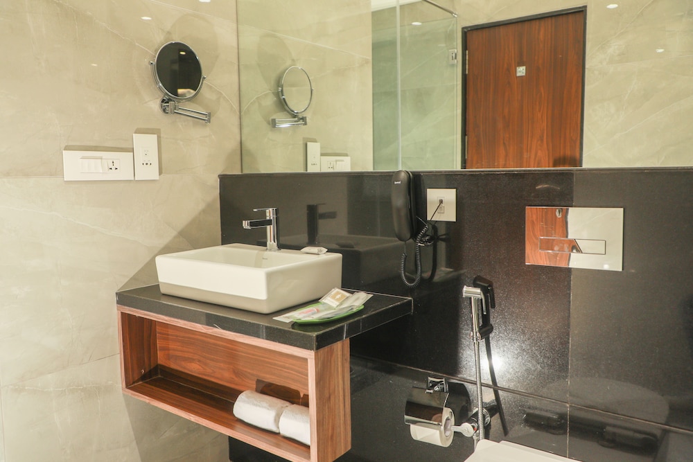 Executive Room - Photo 5