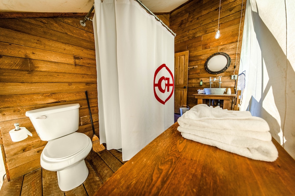 Grand Tent (6-Person Family) photo 2