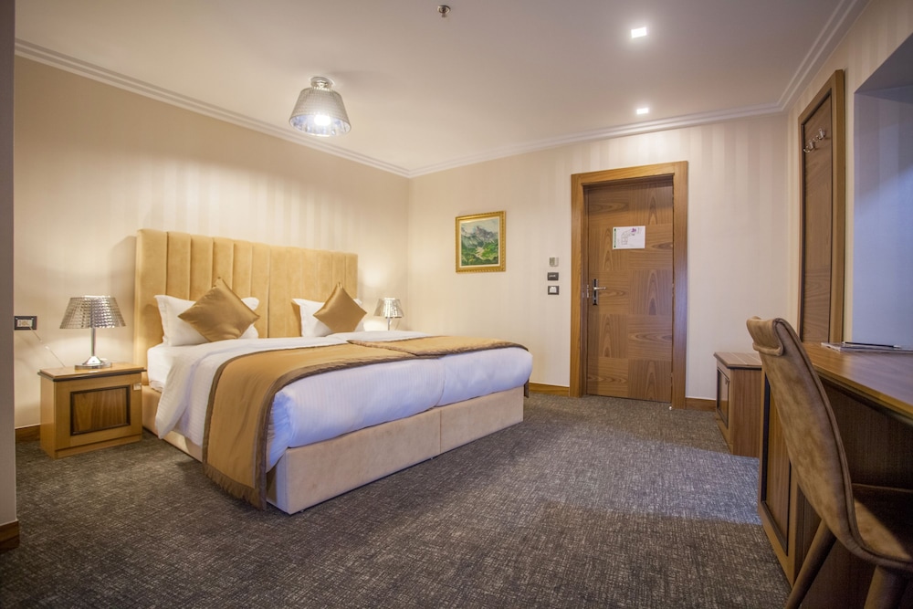 Deluxe Double Room, 1 King Bed, Park View photo 2