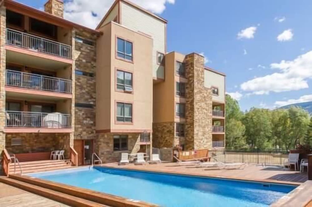 Condo, 2 Bedrooms