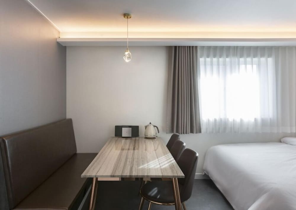 Premium Suite (Base & Max occupancy: 5) - Photo 3