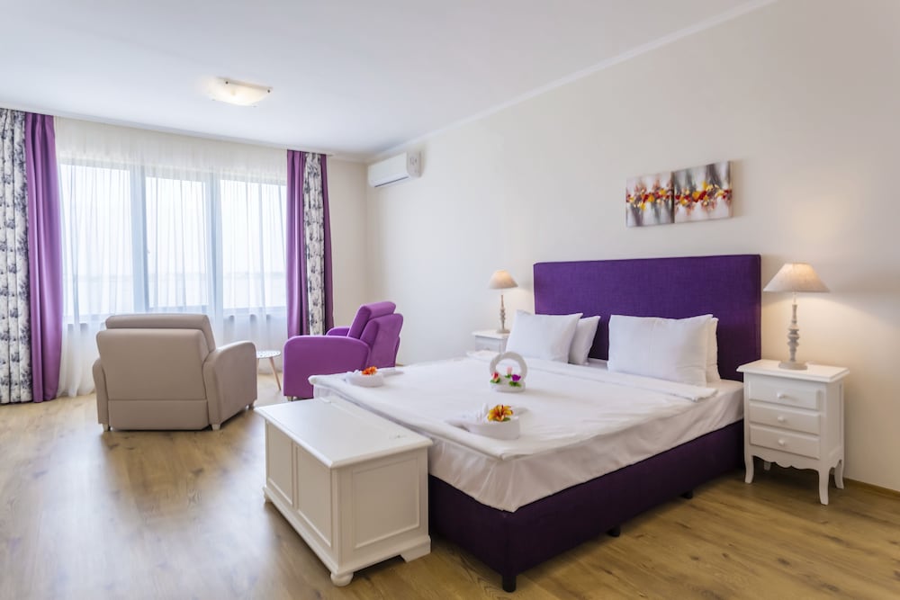 Comfort Apartment, 2 Bedrooms, Balcony, Sea View photo 2