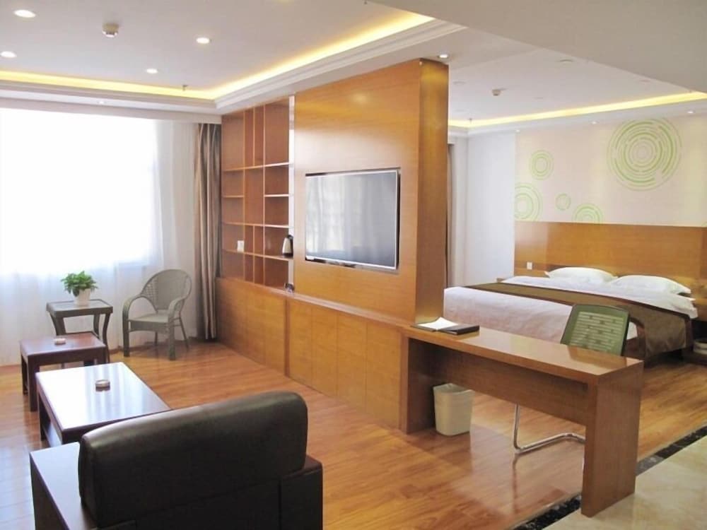Deluxe Suite