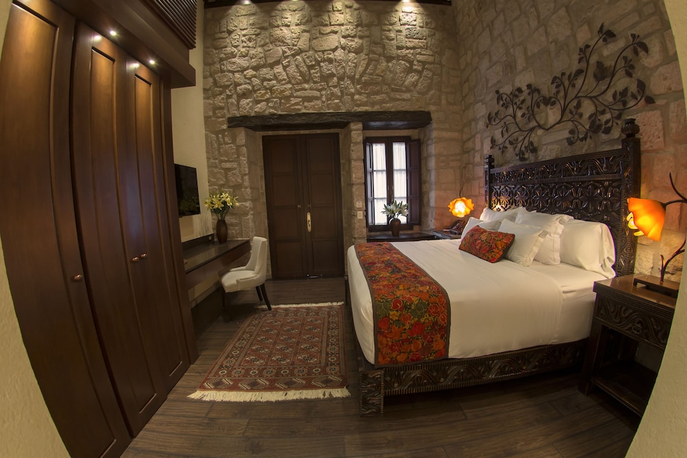 Deluxe Studio Suite photo 2