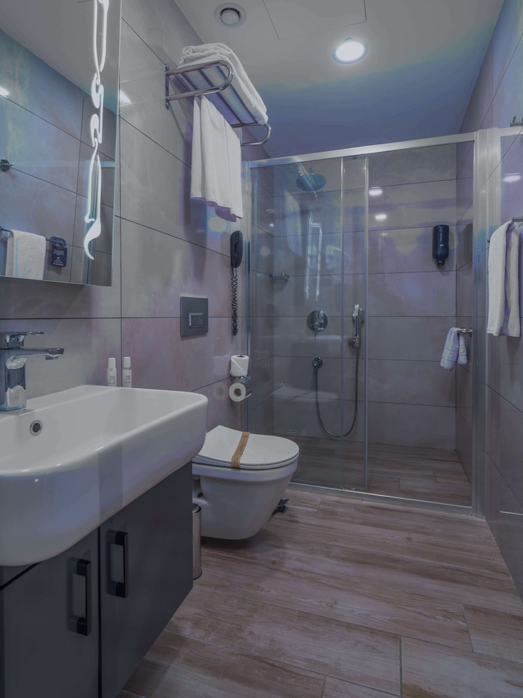 Suite, 2 Bedrooms, Non Smoking, Kitchenette (Vista) - Photo 15