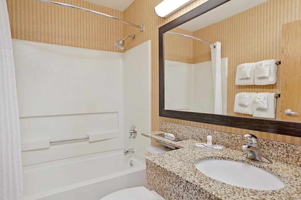 Suite, 2 Queen Beds - Photo 6