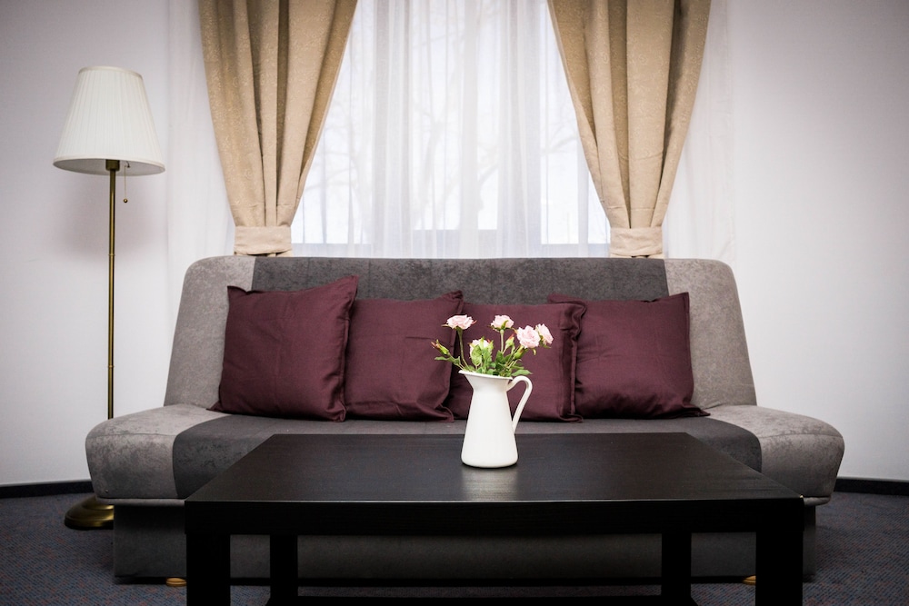 Superior Studio Suite, Multiple Beds, Park View photo 2