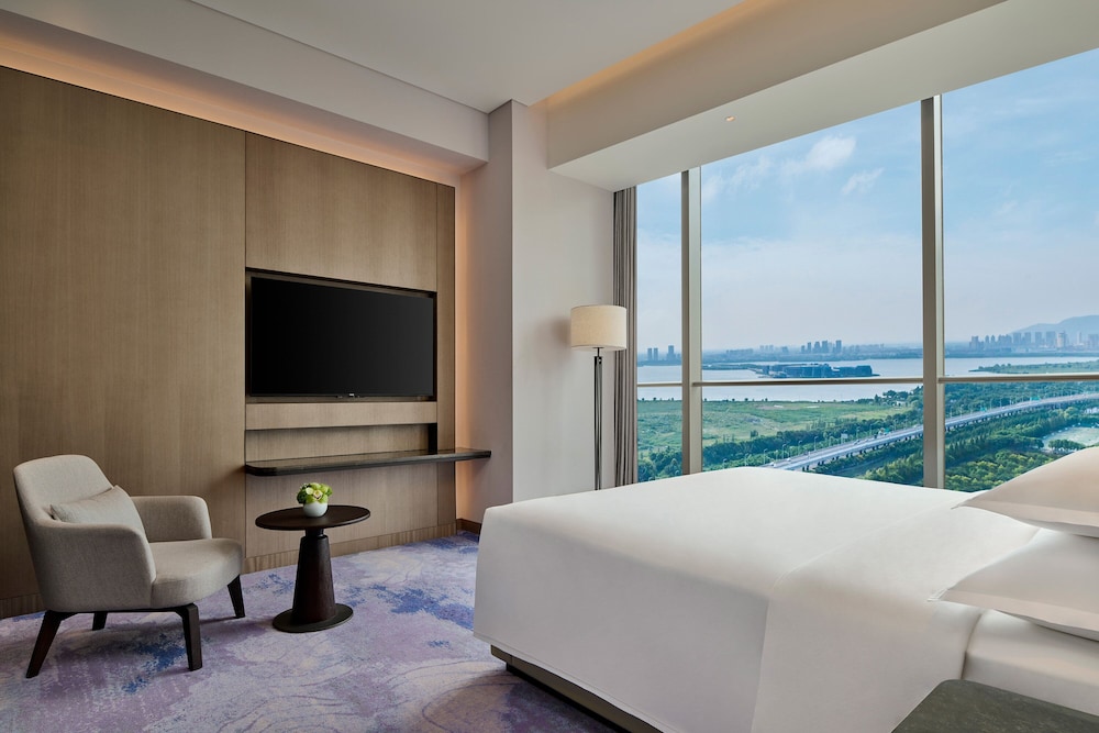 Executive Suite, 1 Queen Bed